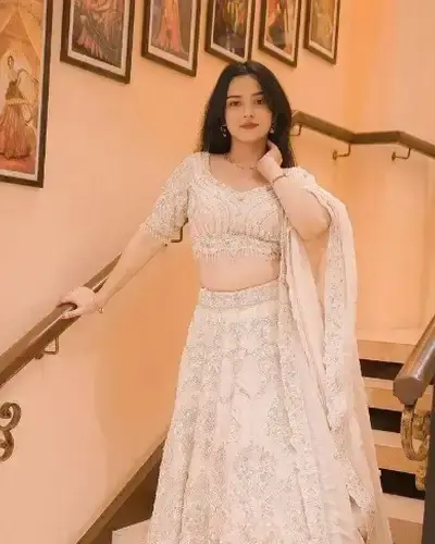 Escort Bassi Pathana